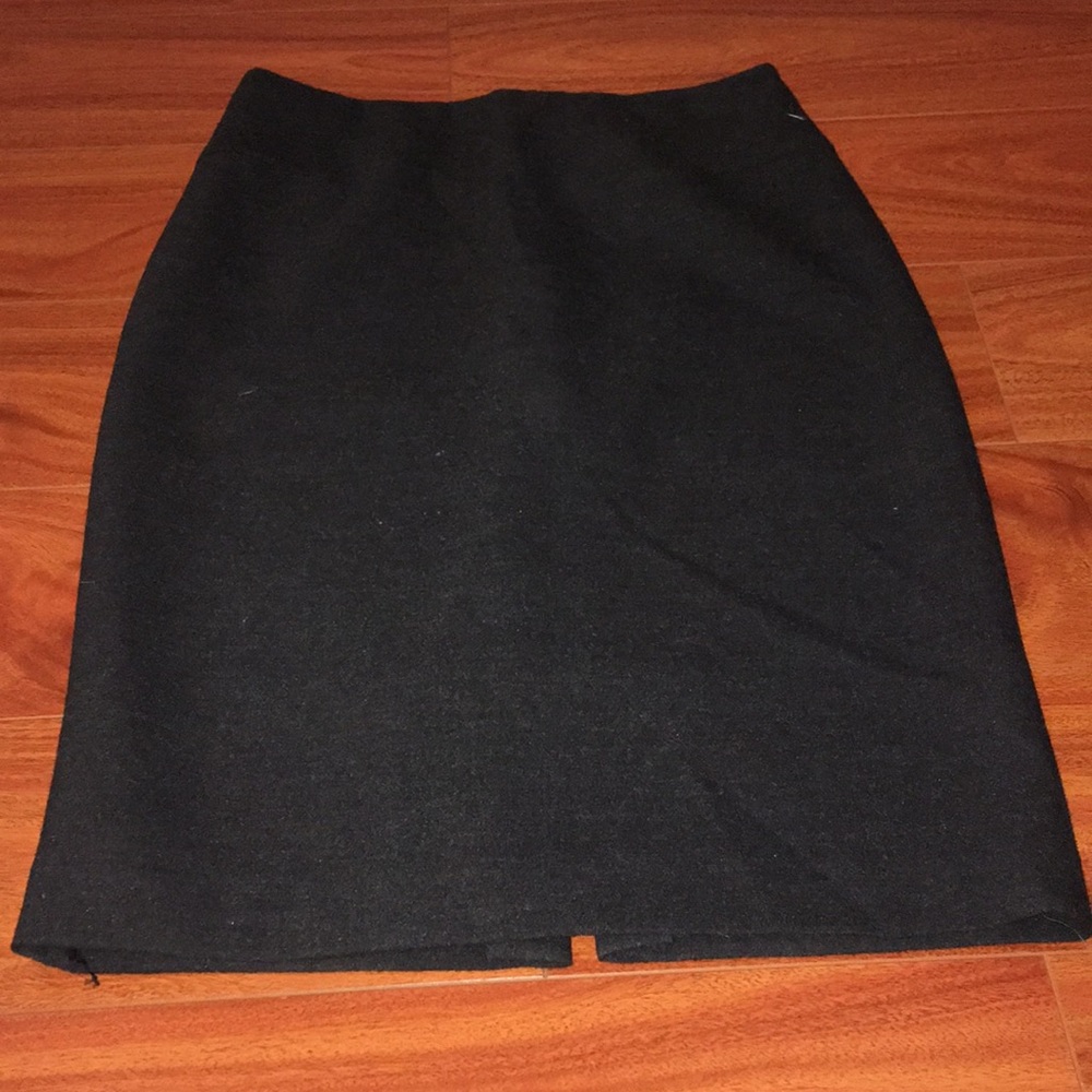 Antonia Melani classic skirt
